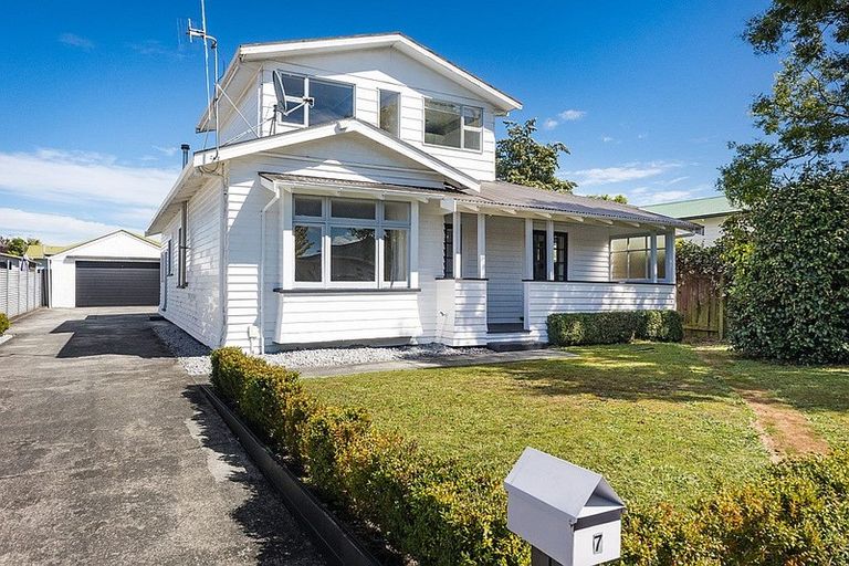 Photo of property in 7 Karaka Street, Hokowhitu, Palmerston North, 4410