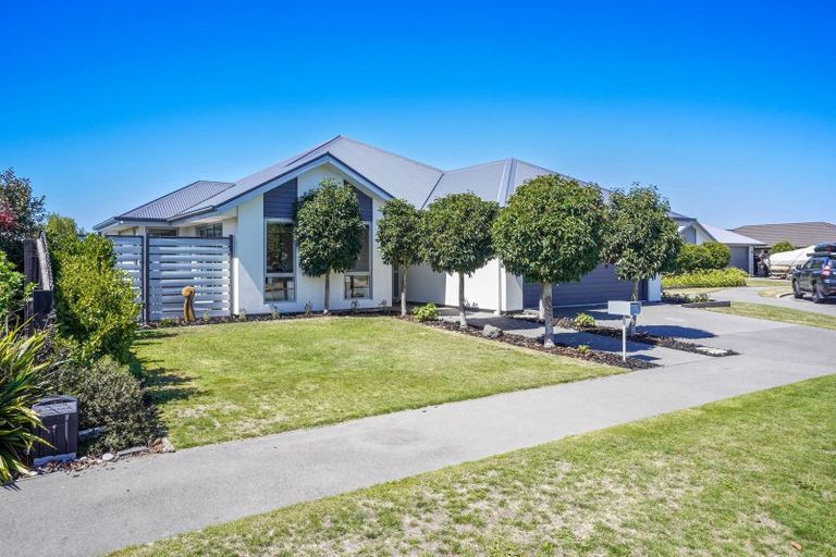 Photo of property in 11 Whitau Place, Marshland, Christchurch, 8083