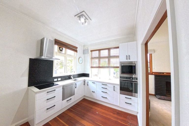 Photo of property in 95 Churchill Avenue, Hokowhitu, Palmerston North, 4410