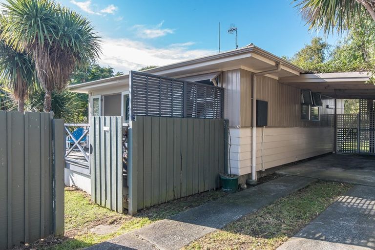 Photo of property in 84 Aorangi Road, Paraparaumu, 5032