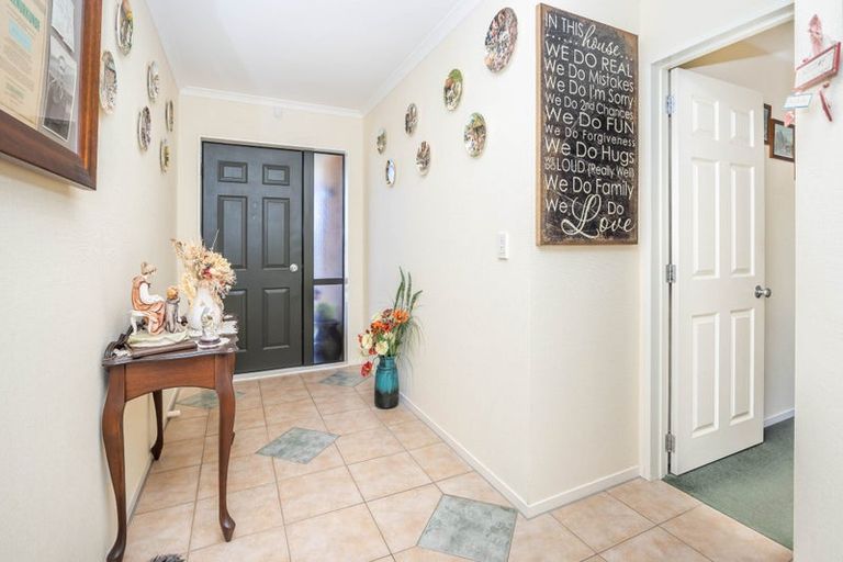 Photo of property in 5 Palm Grove Drive, Western Heights, Hamilton, 3200