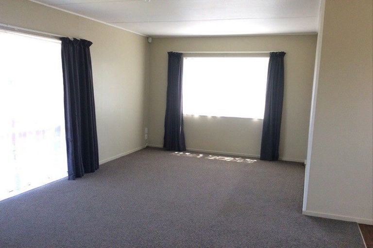 Photo of property in 11 Chatsworth Place, Highbury, Palmerston North, 4412