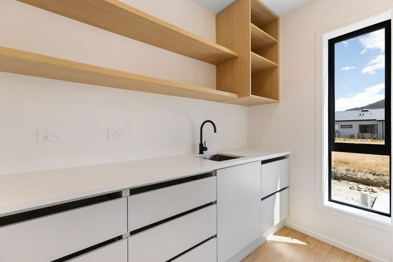 Photo of property in 4 Pipson Way, Lake Hawea, 9382