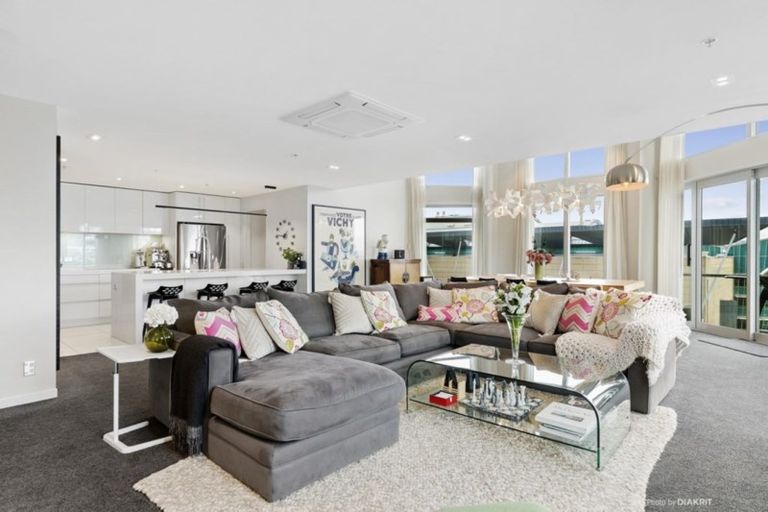 Photo of property in Piermont Apartments, 8e/82 Cable Street, Te Aro, Wellington, 6011