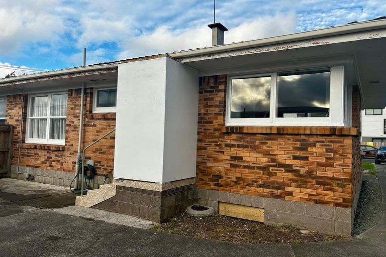 Photo of property in 1/32 Dale Crescent, Pakuranga, Auckland, 2010