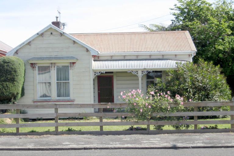 Photo of property in 17 Argyle Street, Whanganui, 4500