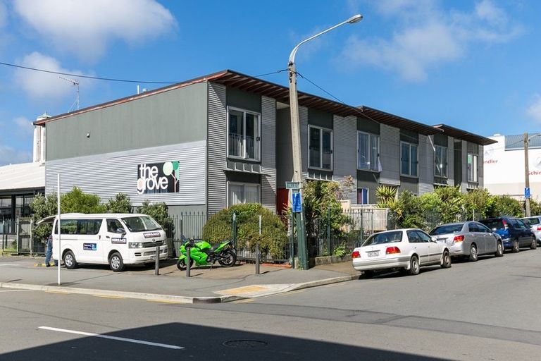 Photo of property in 17/3 Kelvin Grove, Te Aro, Wellington, 6011