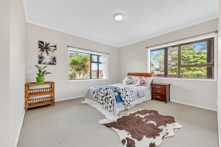 Photo of property in 1/39 Hedge Row, Sunnyhills, Auckland, 2010