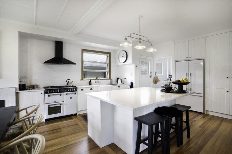 Photo of property in 13 Cambridge Road, Martinborough, 5711