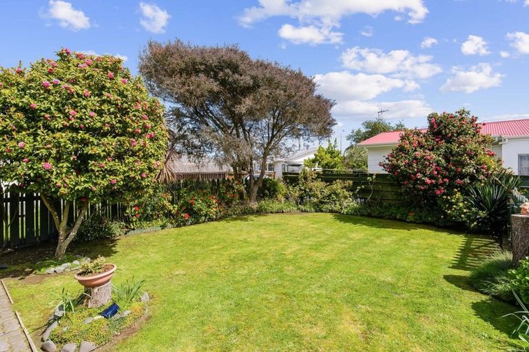 Photo of property in 17b Cypress Grove, Paraparaumu, 5032