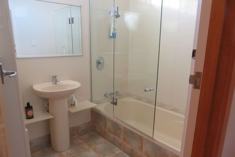 Photo of property in 18 Coleman Terrace, Hospital Hill, Napier, 4110