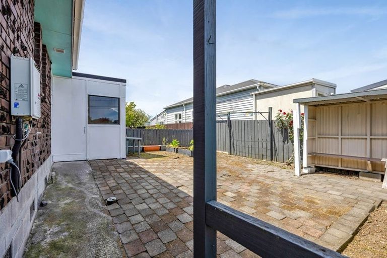 Photo of property in 1/7 Mahoe Street, Strandon, New Plymouth, 4312