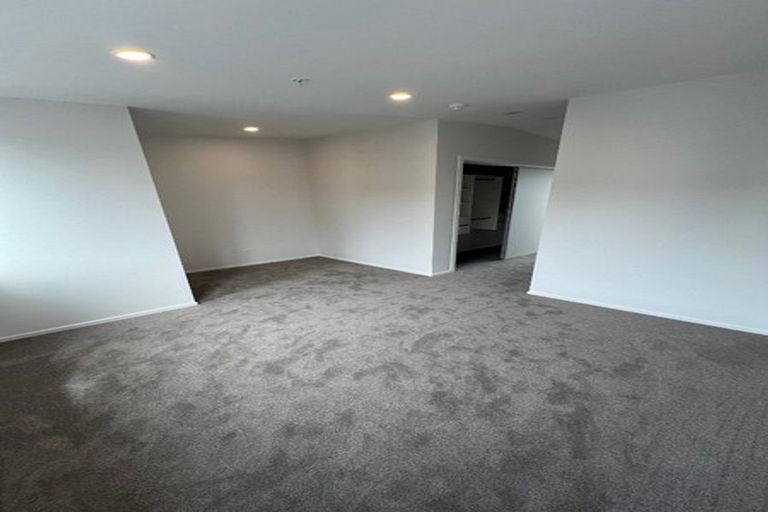 Photo of property in 9/18 Karengo Street, Long Bay, Auckland, 0630
