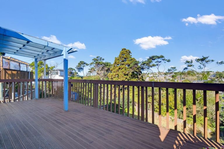Photo of property in 6 Jenanne Place, Totara Vale, Auckland, 0629