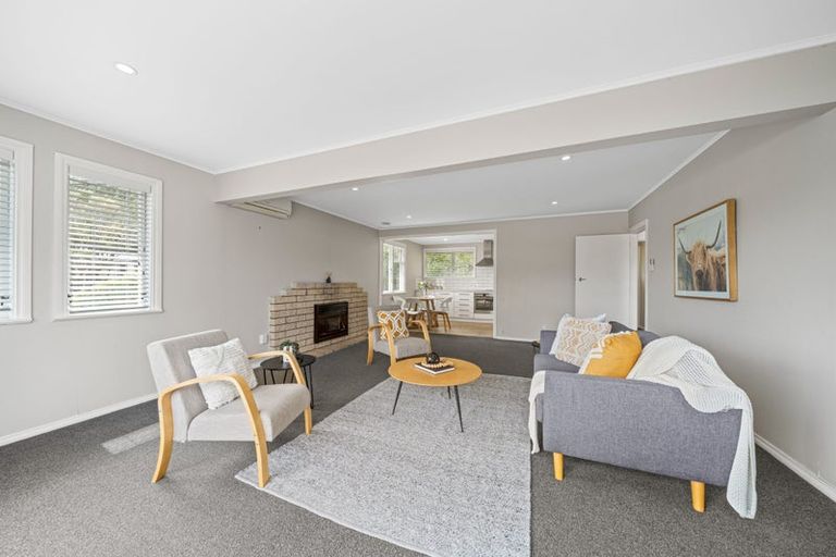 Photo of property in 21 Dorset Grove, Cannons Creek, Porirua, 5024