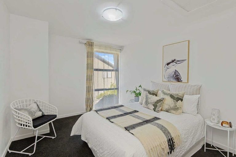 Photo of property in 2/40 Brockworth Place, Riccarton, Christchurch, 8011