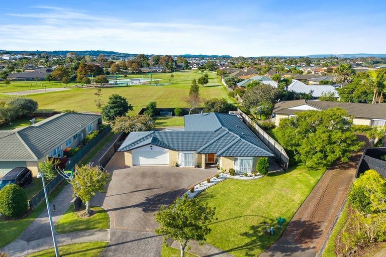 Photo of property in 17 Flora Place, Wattle Downs, Auckland, 2103