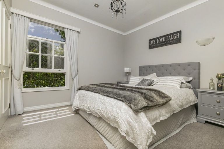 Photo of property in 21 Koraha Road, Kumeu, 0892