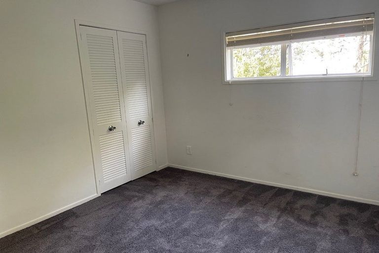 Photo of property in 4 Geoffrey Road, Torbay, Auckland, 0630