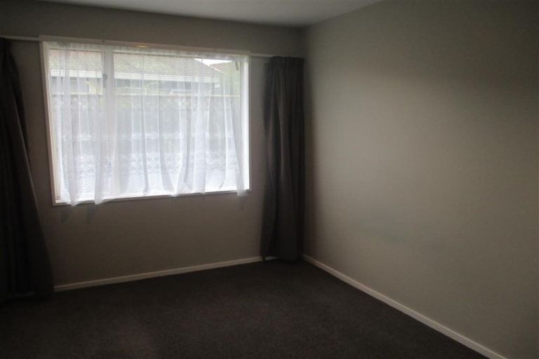 Photo of property in 17c Division Street, Riccarton, Christchurch, 8041