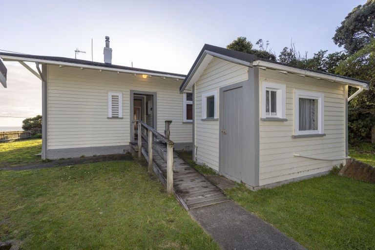 Photo of property in 82 The Parade, Paekakariki, 5034