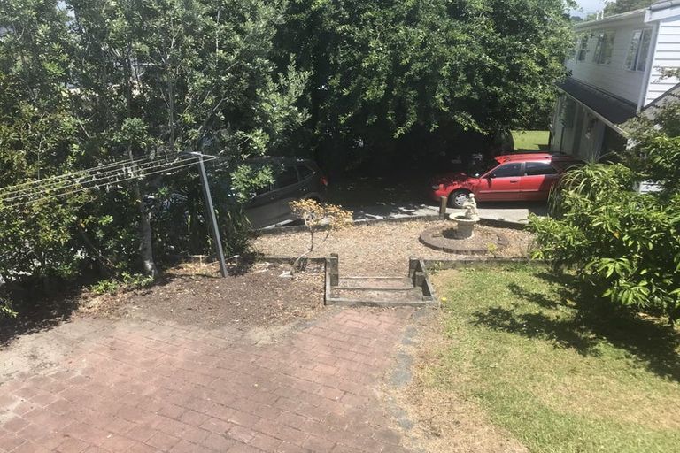 Photo of property in 936 East Coast Road, Northcross, Auckland, 0630