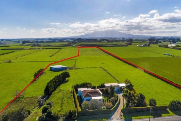 Photo of property in 357 Katene Road, Normanby, Hawera, 4675