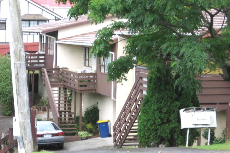 Photo of property in 2/3 Tirimoana Road, Te Atatu South, Auckland, 0602