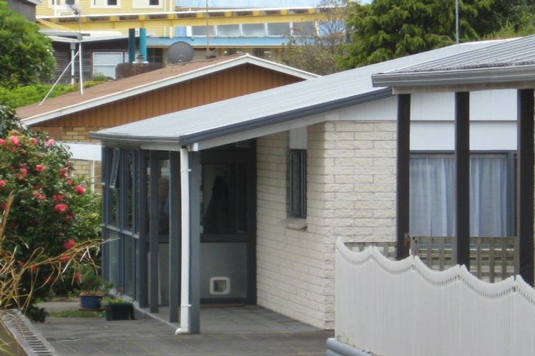 Photo of property in 47 Gilbert Street, New Plymouth, 4310
