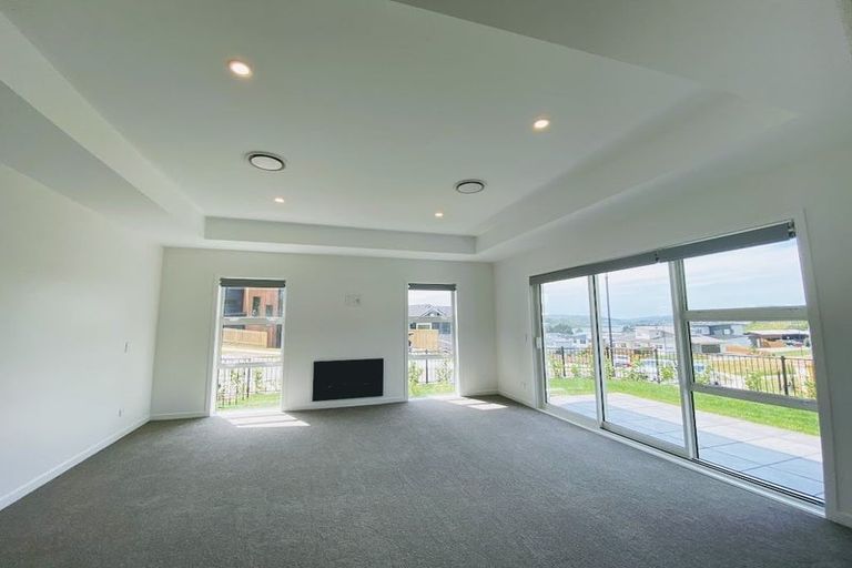 Photo of property in 43 Ken Douglas Drive, Aotea, Porirua, 5024