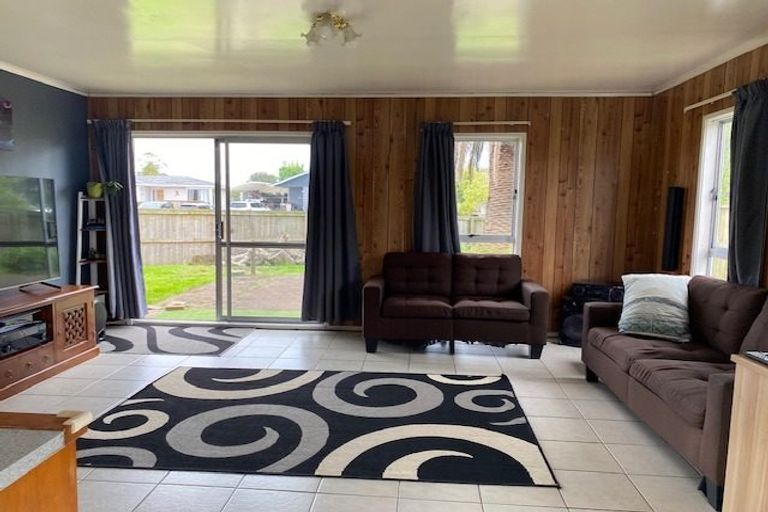 Photo of property in 10 Lynley Place, Pakuranga Heights, Auckland, 2010