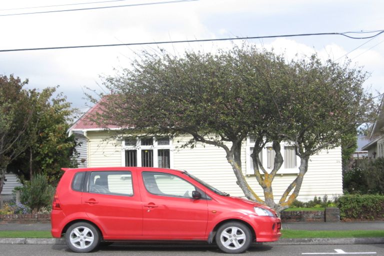 Photo of property in 24 Pilmuir Street, Hutt Central, Lower Hutt, 5010