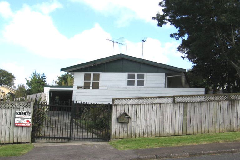 Photo of property in 32 Meilland Place, Glen Eden, Auckland, 0602