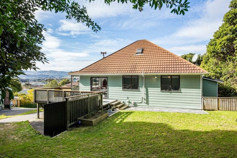 Photo of property in 14 Longitude Place, Whitby, Porirua, 5024