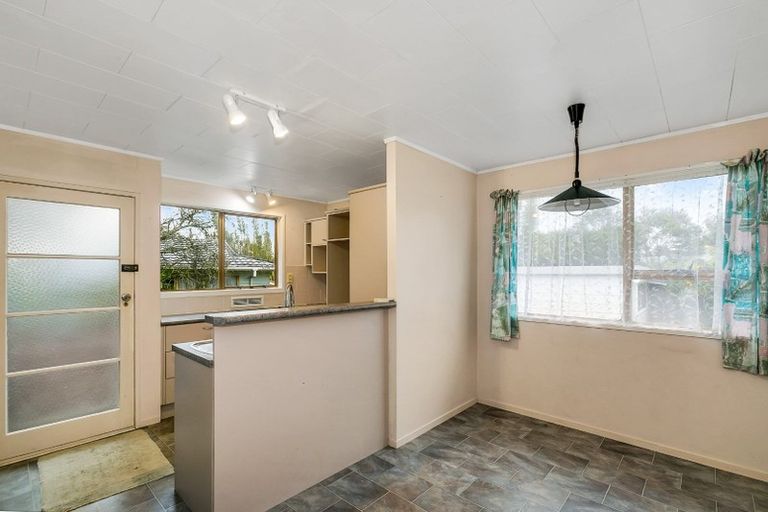 Photo of property in 58 Rosewarne Crescent, Glendene, Auckland, 0602