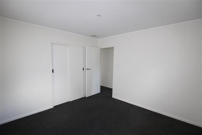 Photo of property in 13 Serwayne Place, Sunnyvale, Auckland, 0612