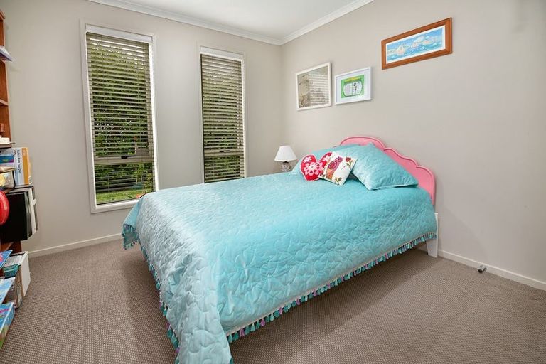 Photo of property in 1 Flavell Drive, Orewa, 0931