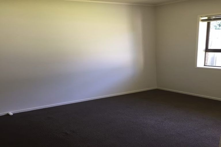 Photo of property in 1/6 Walter Strevens Drive, Conifer Grove, Takanini, 2112