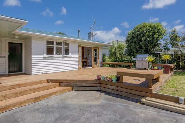 Photo of property in 10 Read Street, Levin, 5510