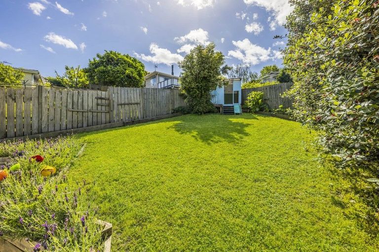 Photo of property in 27a Rotoiti Avenue, Pakuranga Heights, Auckland, 2010