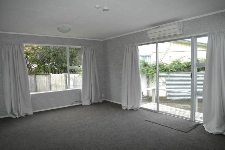 Photo of property in 43 Arawhata Road, Paraparaumu, 5032