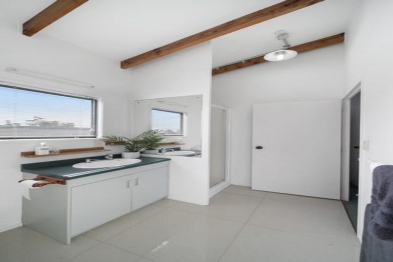 Photo of property in 1/12 Sorrel Crescent, Bucklands Beach, Auckland, 2012