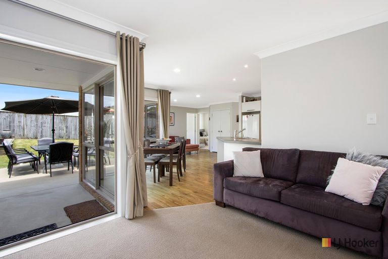 Photo of property in 14 Reo Crescent, Waihi Beach, 3611