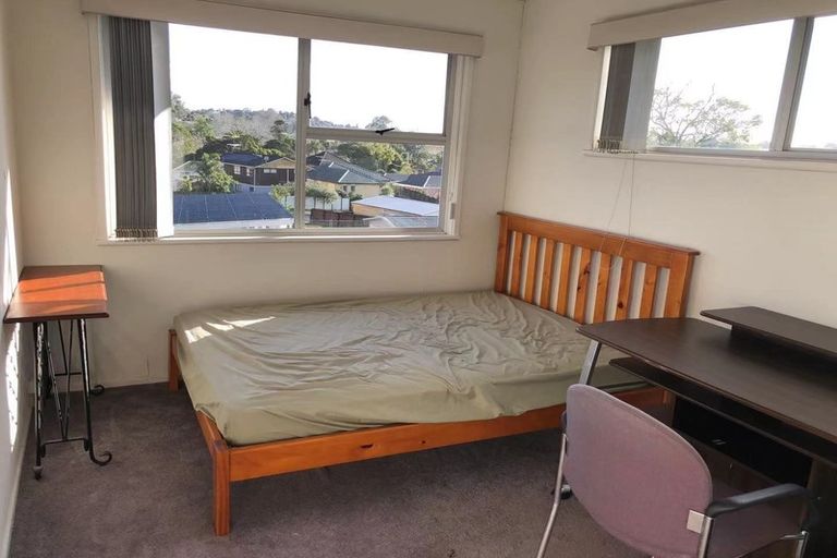 Photo of property in 21 Castleford Street, Green Bay, Auckland, 0604