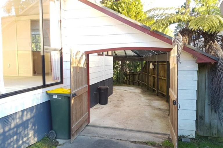 Photo of property in 28 Sunward Rise, Glenfield, Auckland, 0629