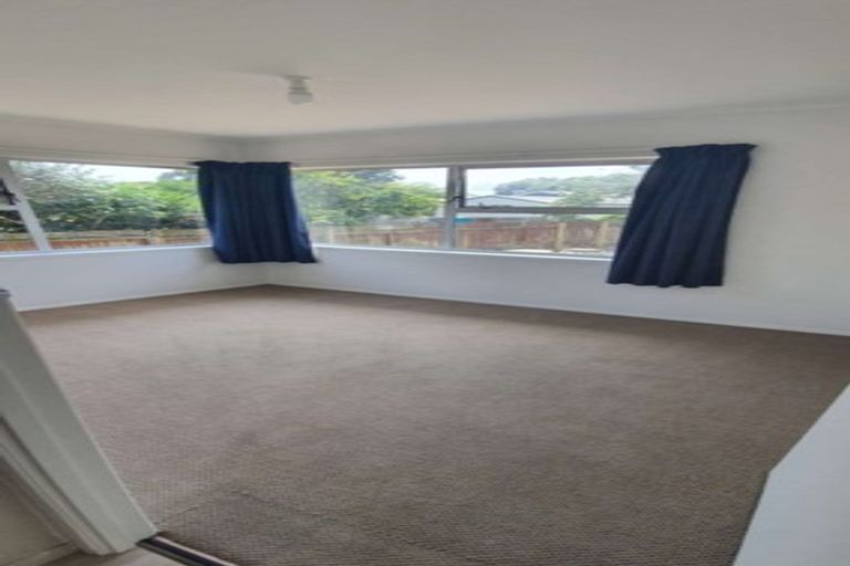 Photo of property in 98 Botany Road, Botany Downs, Auckland, 2010