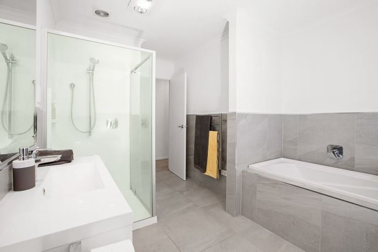 Photo of property in 11 Kukuwai Avenue, Red Beach, 0932