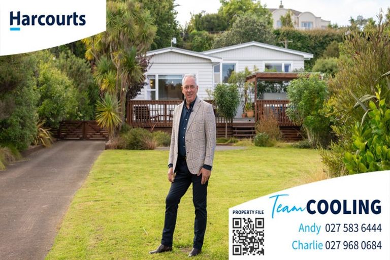 Photo of property in 29 Paekakariki Hill Road, Pauatahanui, Porirua, 5381