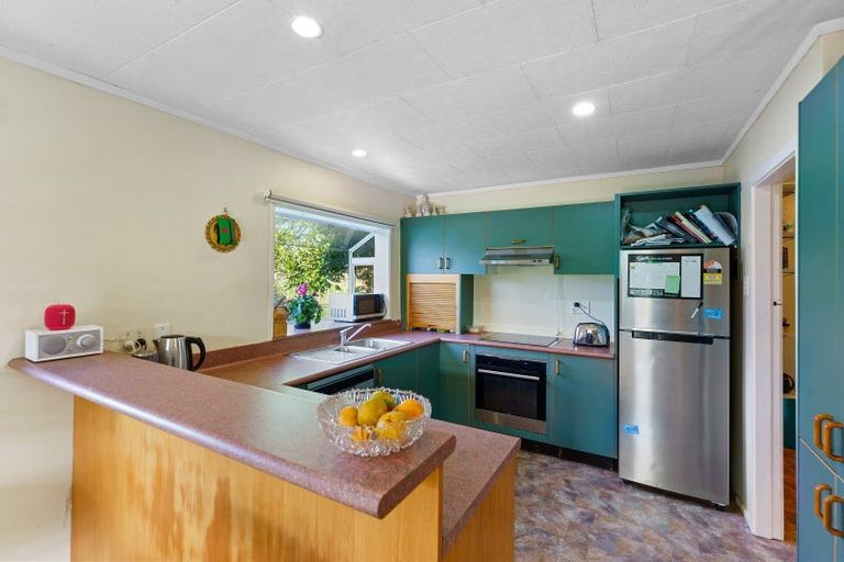 Photo of property in 92 Rahui Road, Otaki, 5512