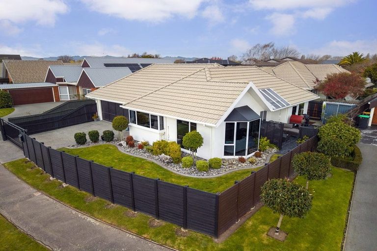 Photo of property in 23 Althorp Place, Avonhead, Christchurch, 8042